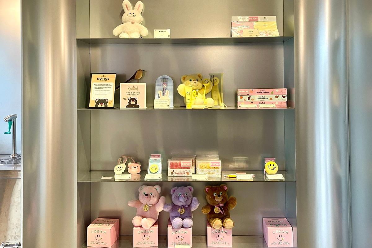 韓国旅行、韓国カフェ、韓国ドーナツ、ノーティッド、ノーティッドドーナツ、Knotted、Cafe Knotted、ノティドゥ、牛乳生クリーム、おしゃれカフェ、韓屋カフェ、安国、北村韓屋村