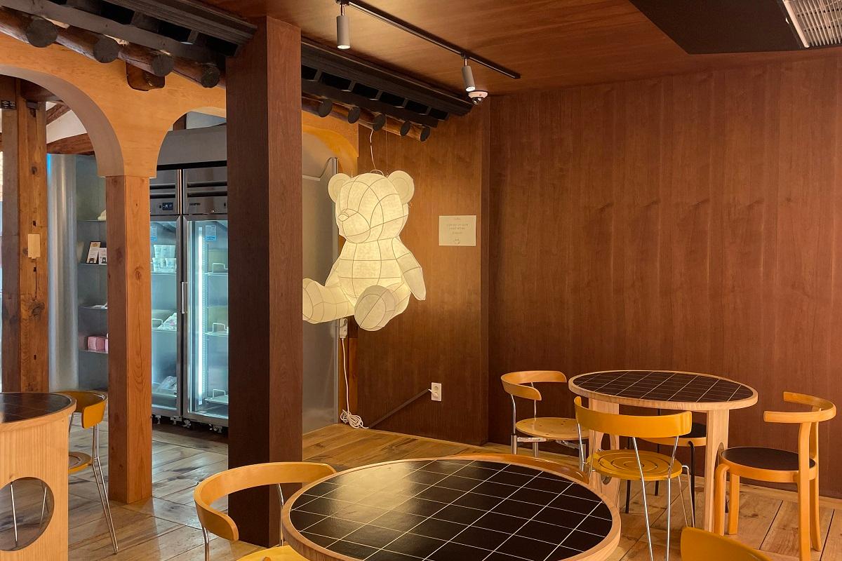 韓国旅行、韓国カフェ、韓国ドーナツ、ノーティッド、ノーティッドドーナツ、Knotted、Cafe Knotted、ノティドゥ、牛乳生クリーム、おしゃれカフェ、韓屋カフェ、安国、北村韓屋村