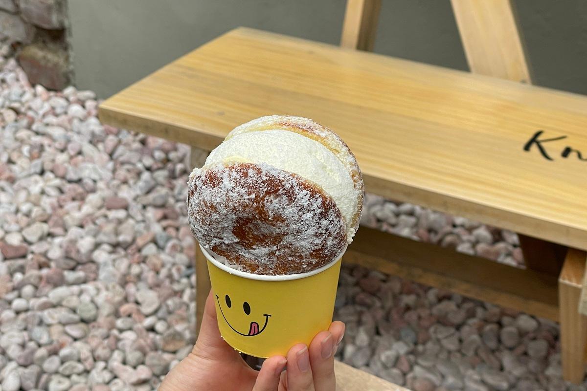 韓国旅行、韓国カフェ、韓国ドーナツ、ノーティッド、ノーティッドドーナツ、Knotted、Cafe Knotted、ノティドゥ、牛乳生クリーム、おしゃれカフェ、韓屋カフェ、安国、北村韓屋村