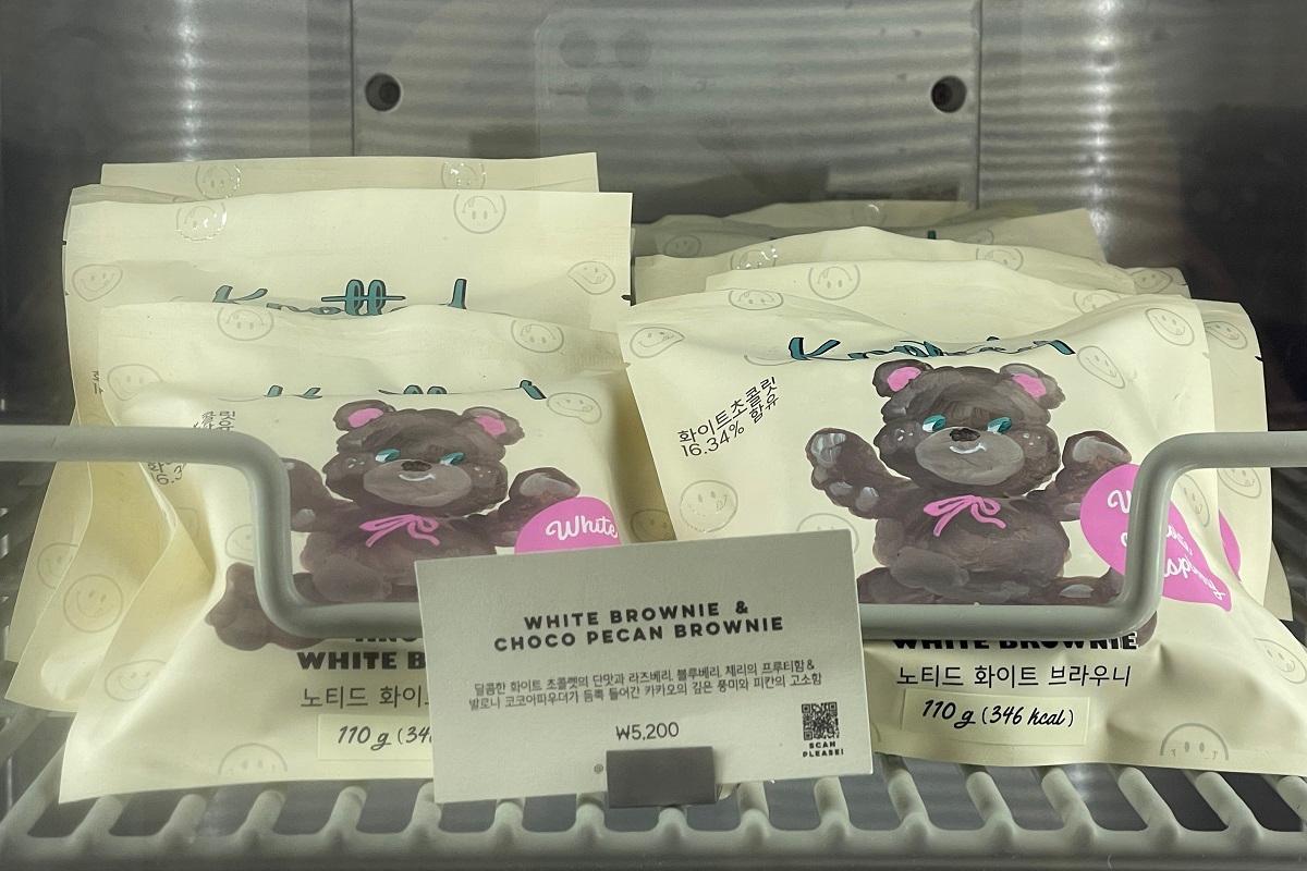 韓国旅行、韓国カフェ、韓国ドーナツ、ノーティッド、ノーティッドドーナツ、Knotted、Cafe Knotted、ノティドゥ、牛乳生クリーム、おしゃれカフェ、韓屋カフェ、安国、北村韓屋村