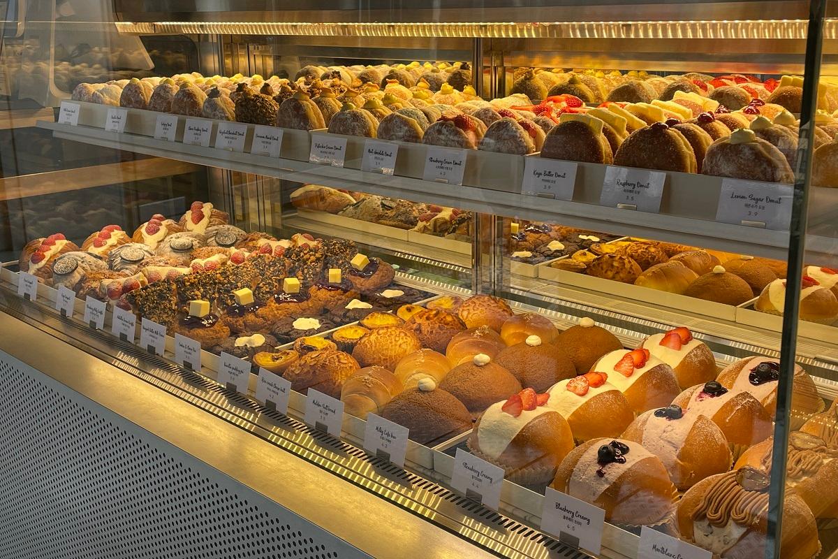 韓国旅行、韓国カフェ、韓国ドーナツ、ノーティッド、ノーティッドドーナツ、Knotted、Cafe Knotted、ノティドゥ、牛乳生クリーム、おしゃれカフェ、韓屋カフェ、安国、北村韓屋村