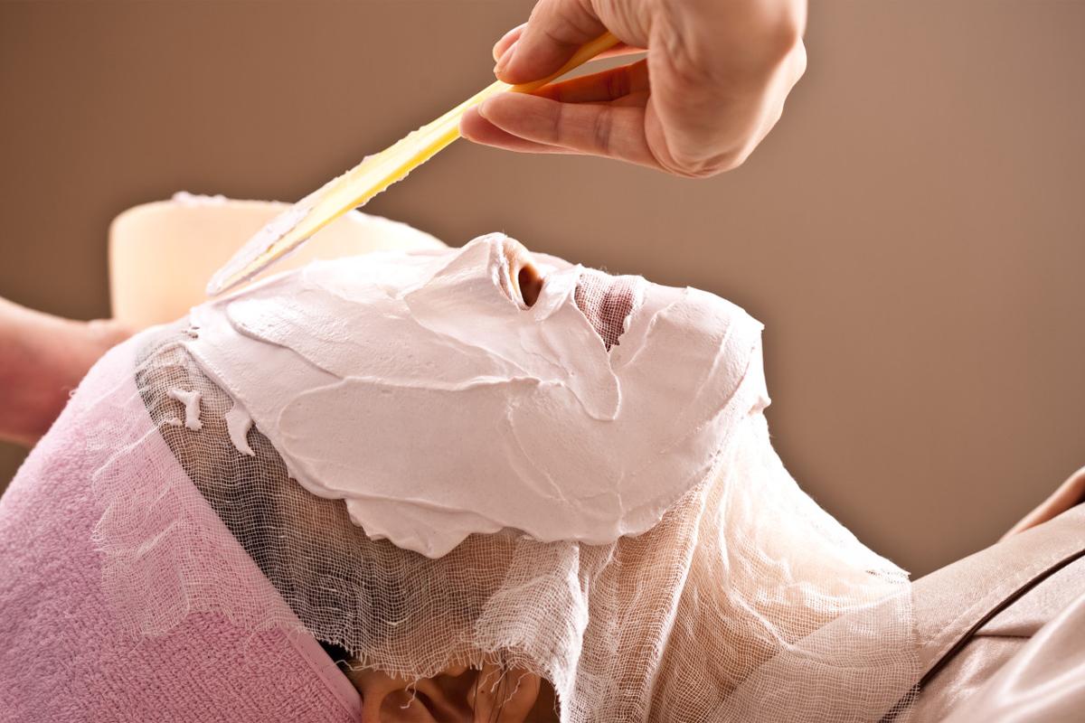 View of walking straight through alley in Myeongdong towards Happy Skin Spa.
