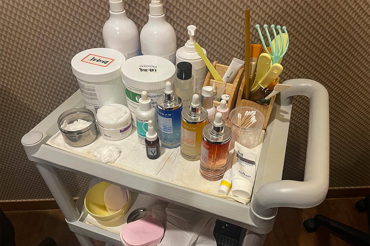 sản phẩm dưỡng chất tại SHILLA Esthetic, Myeongdong, Hàn Quốc