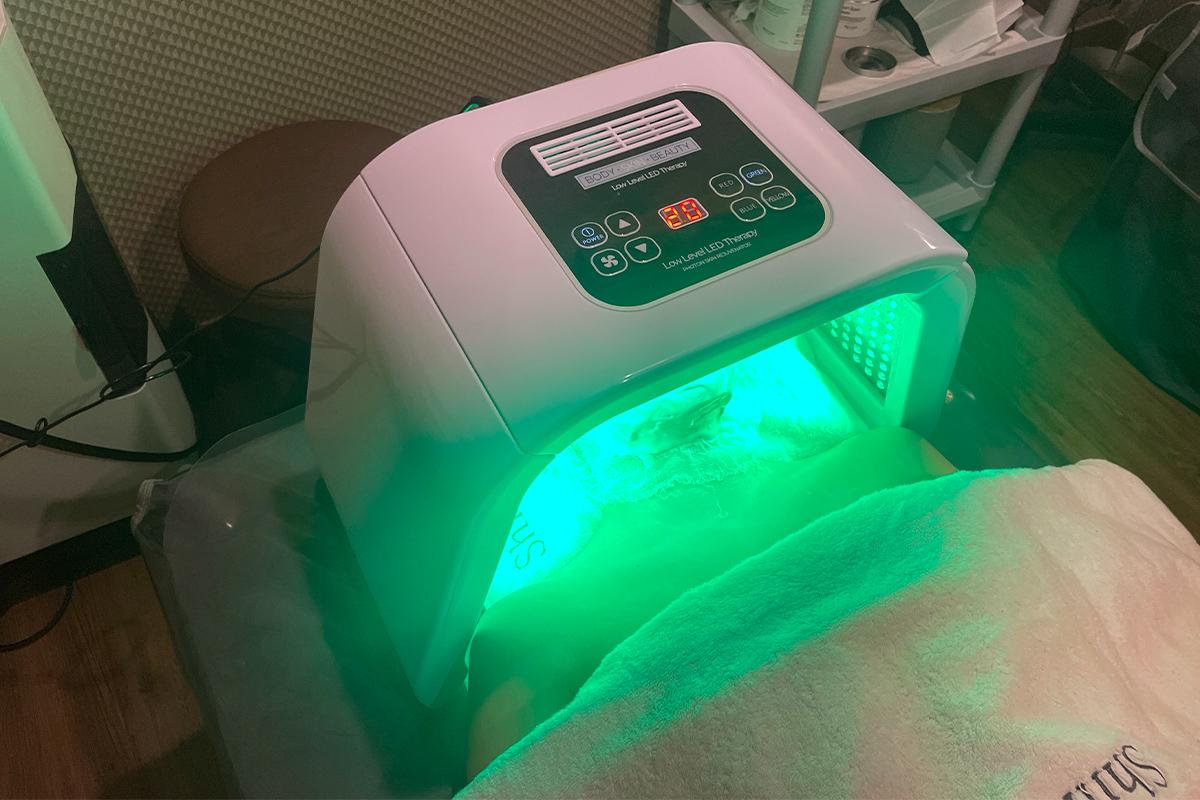 trị liệu bằng đèn LED tại SHILLA Esthetic, Myeongdong, Hàn Quốc