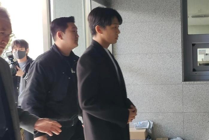 返事のないユ・アイン..警察、「逮捕状を検討→共犯調査は計画なし」