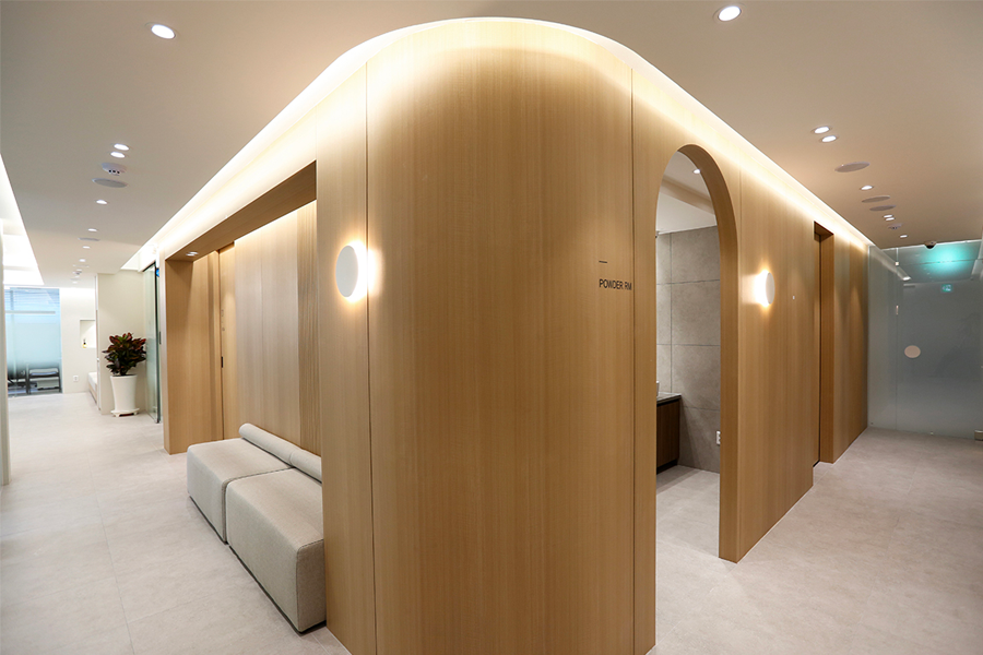 明洞护肤诊所内部候诊区域图