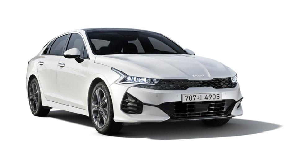 KIA K5, ein Mittelklassewagen, von Jeju Island Mietservices angeboten.