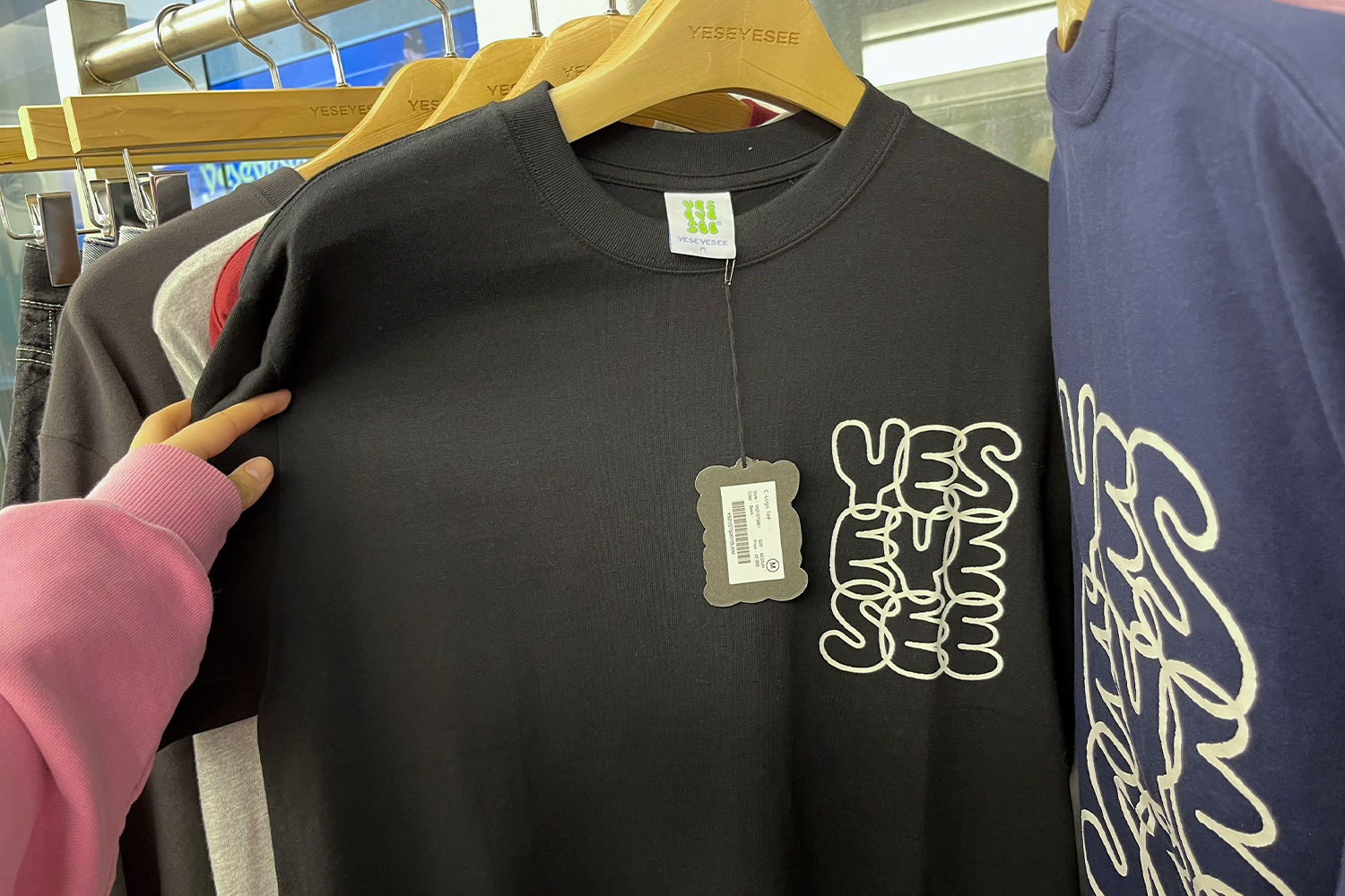 yeseyesee商品展示，強調個性與多樣的品牌風格。