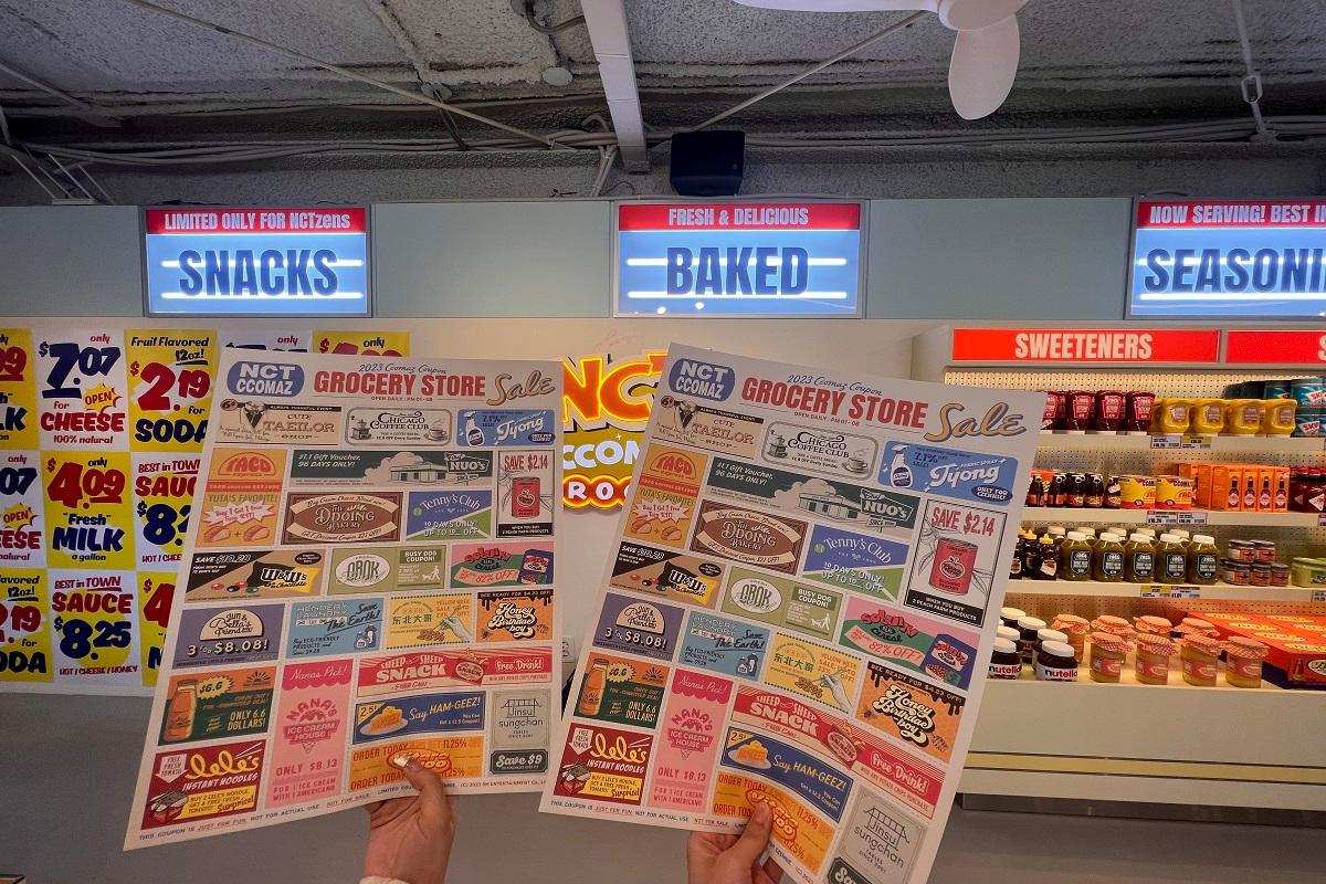 NCT CCOMAZ GROCERY STOREで配布されるおしゃれなポスター。デザインが魅力的な無料配布アイテム。