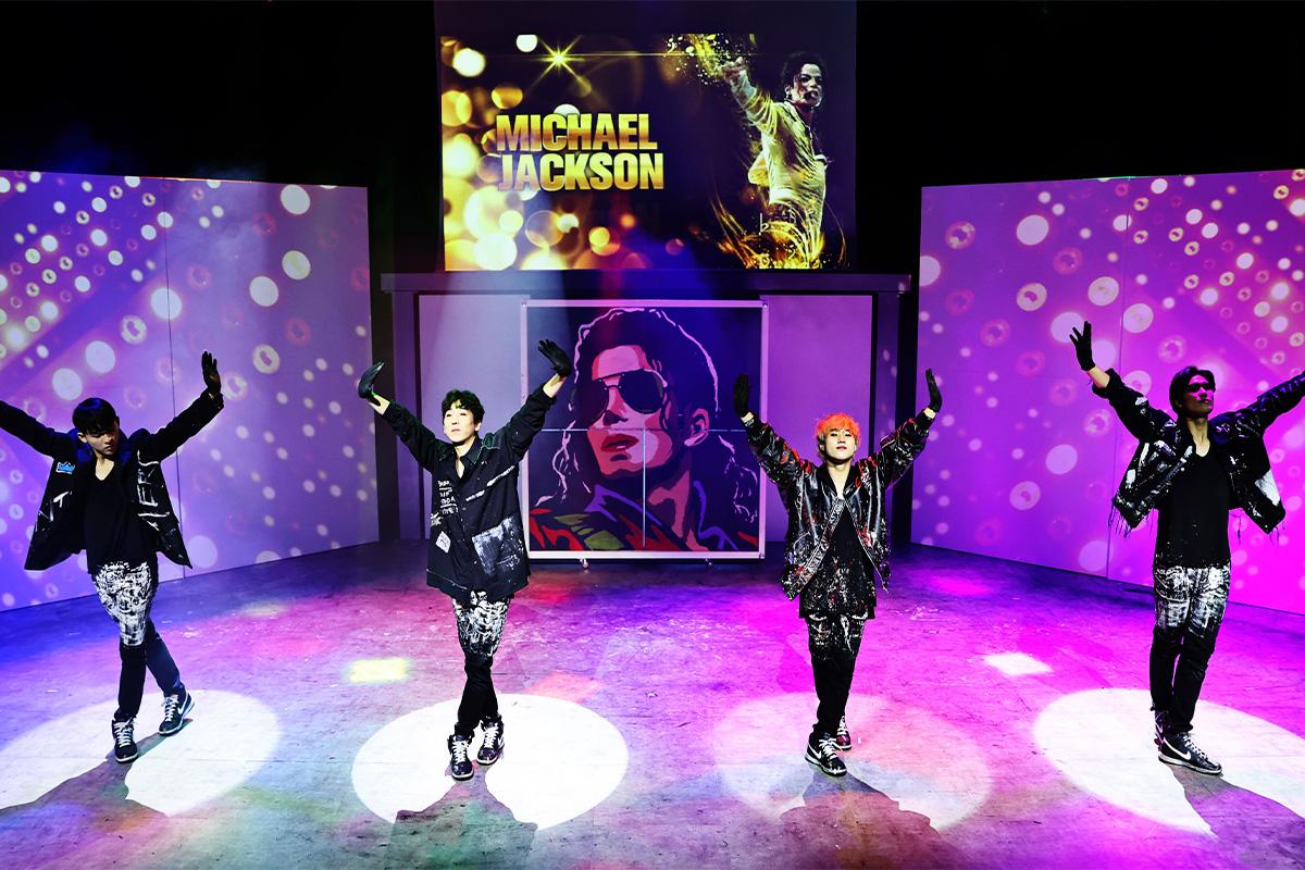 sân khấu Buổi biểu diễn The painters ở Myeongdong, Hàn Quốc