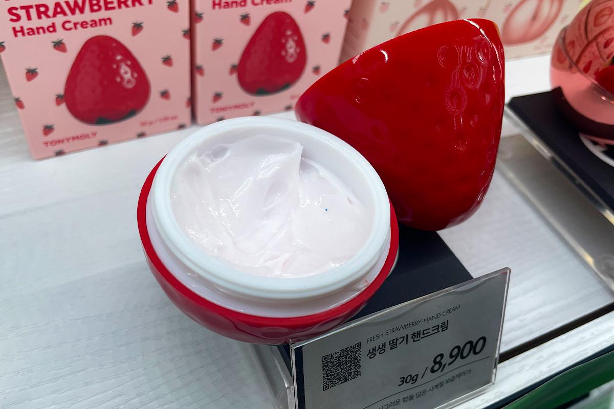 Tony Moly бүтээгдэхүүний төрөл, гарын тос, жимсний хэлбэртэй савлагаатай.