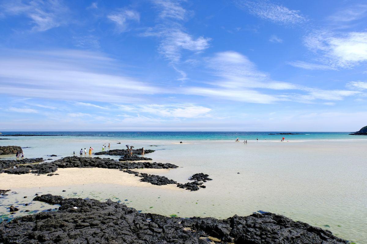 Bãi biển Hamdeok, địa điểm nhất định nên đến check in khi du lịch đảo Jeju, Hàn Quốc