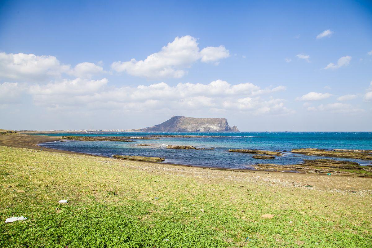 Bãi biển Hyeopjae, địa điểm nhất định nên đến check in khi du lịch đảo Jeju, Hàn Quốc