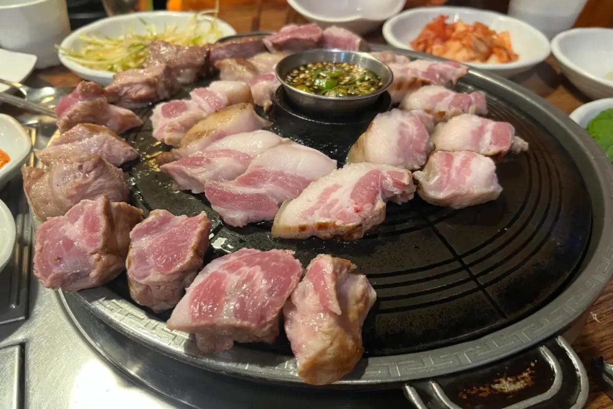 韓国旅行 ソウル 弘大 弘大カフェ トンジュヌンナムジャ 松鶏屋 狎鴎亭 943KING'S CROSS オンダルチッ ハリーポッターカフェ