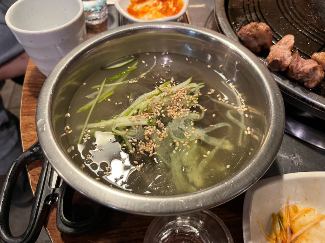 韓国旅行 ソウル 弘大 弘大カフェ トンジュヌンナムジャ 松鶏屋 狎鴎亭 943KING'S CROSS オンダルチッ ハリーポッターカフェ