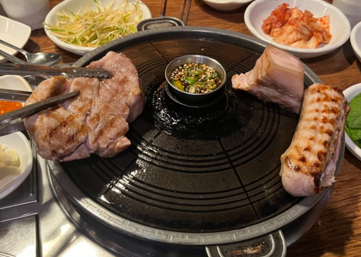 韓国旅行 ソウル 弘大 弘大カフェ トンジュヌンナムジャ 松鶏屋 狎鴎亭 943KING'S CROSS オンダルチッ ハリーポッターカフェ