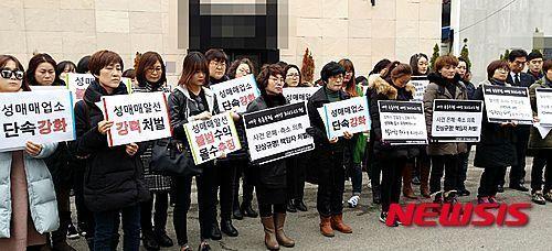 เจาะลึกโนแรบัง วัฒนธรรมของคนเกาหลีที่ต้องไปลองซักครั้ง! ร้านแบบหยอดเหรียญก็มี! แต่บางร้านก็ไม่ควรเข้านะคะ...