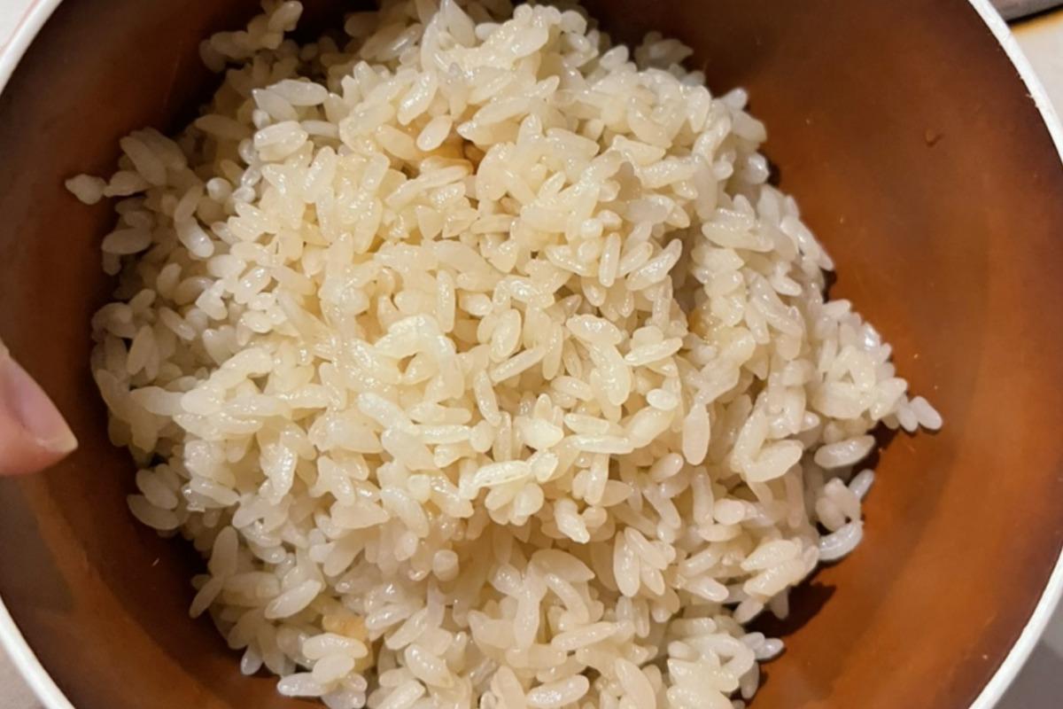 Hương vị phong phú của món cổ lợn tại nhà hàng Ggupdang ở Seoul.