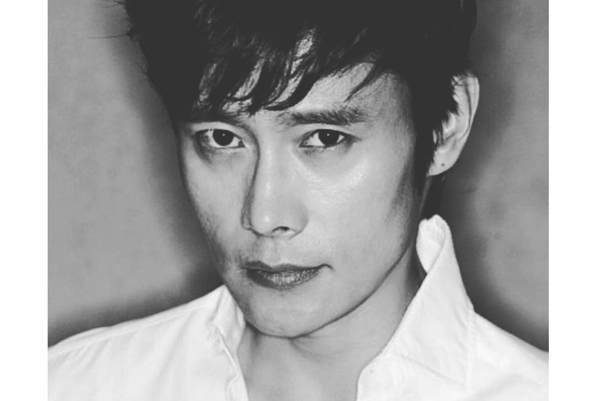 The third mind studio内部装饰，复古艺术陈设和大片窗户