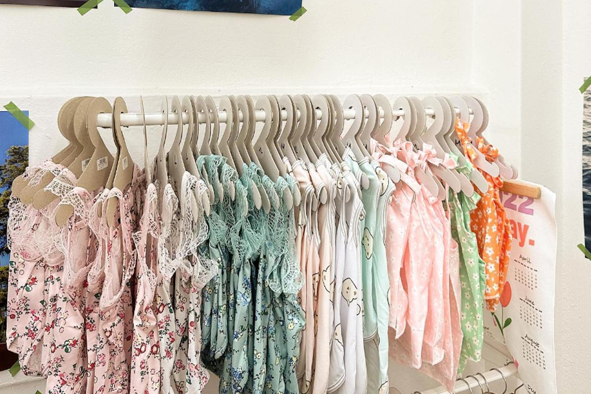 LOOK LIKE A BUNNY展示各种时尚的太阳镜系列，适合潮流达人的选择。