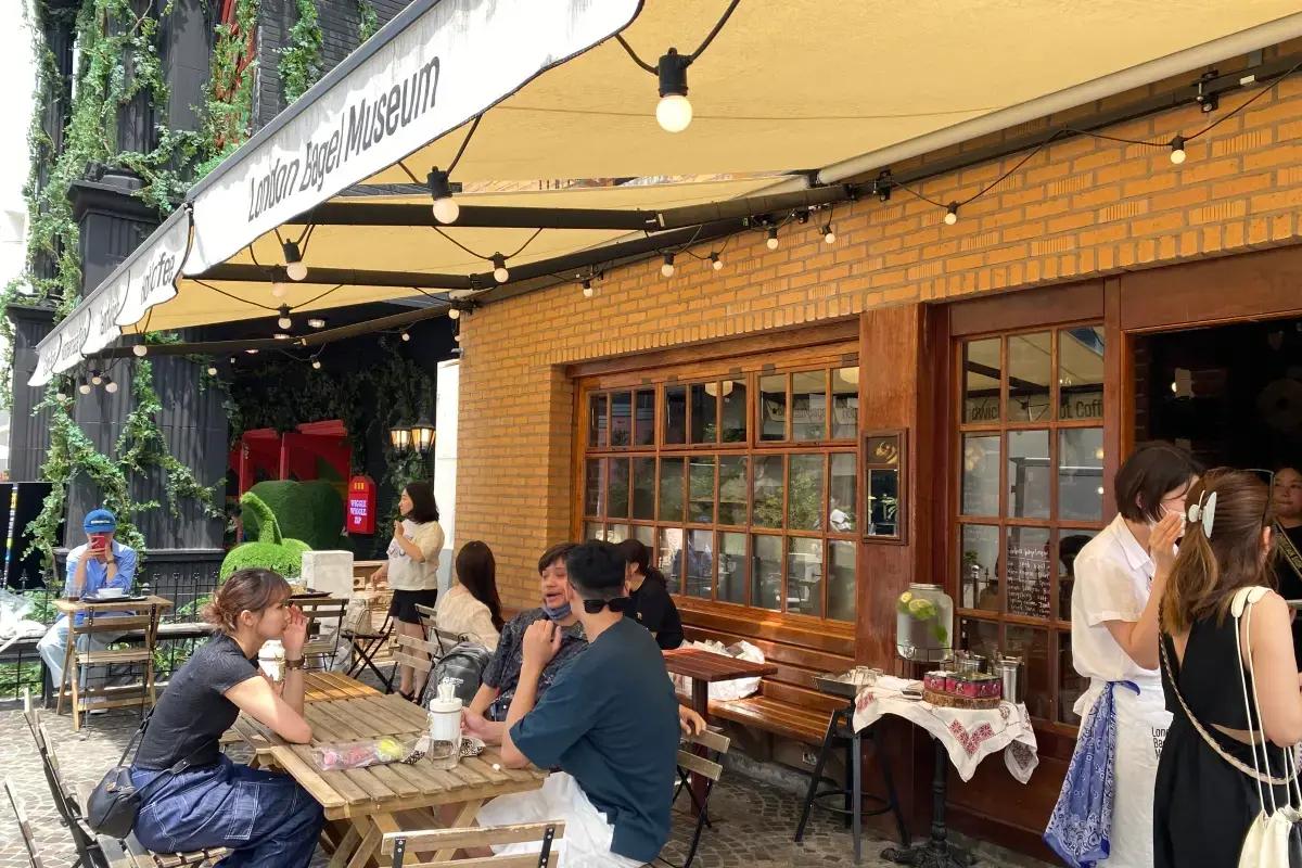 London Bagel Museum: | คาเฟ่ที่มีขนมปังเบเกิลเป็นที่ชื่นชอบของไอดอลเกาหลีหลายคน