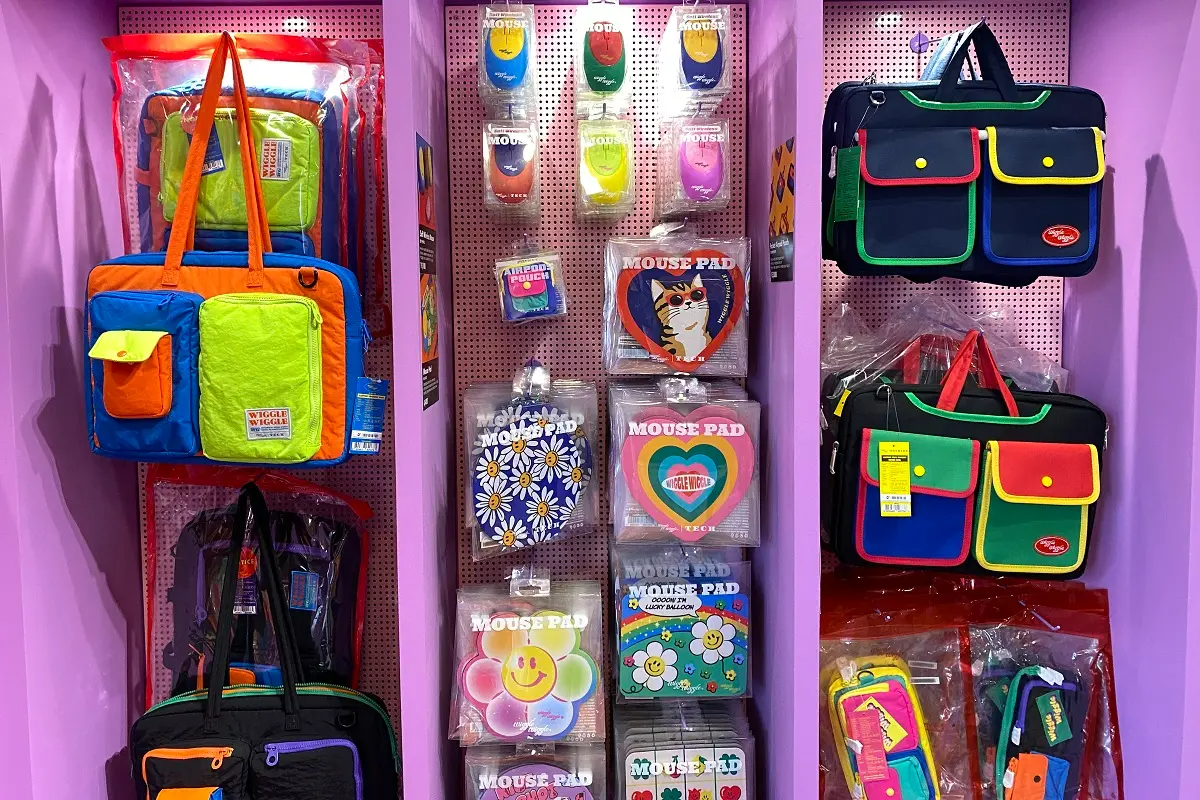 ウィグルウィグル、ウィグルウィグル島山店、韓国雑貨、韓国旅行、渡韓、ソウル旅行、韓国小物、韓国お土産、K-POPアイドル、LE SSERAFIM、ルセラフィム、フォトゾーン、写真スポット