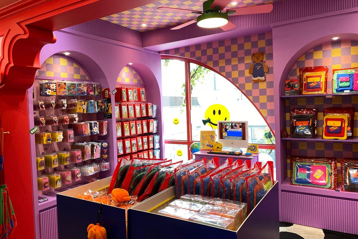 ウィグルウィグル、ウィグルウィグル島山店、韓国雑貨、韓国旅行、渡韓、ソウル旅行、韓国小物、韓国お土産、K-POPアイドル、LE SSERAFIM、ルセラフィム、フォトゾーン、写真スポット