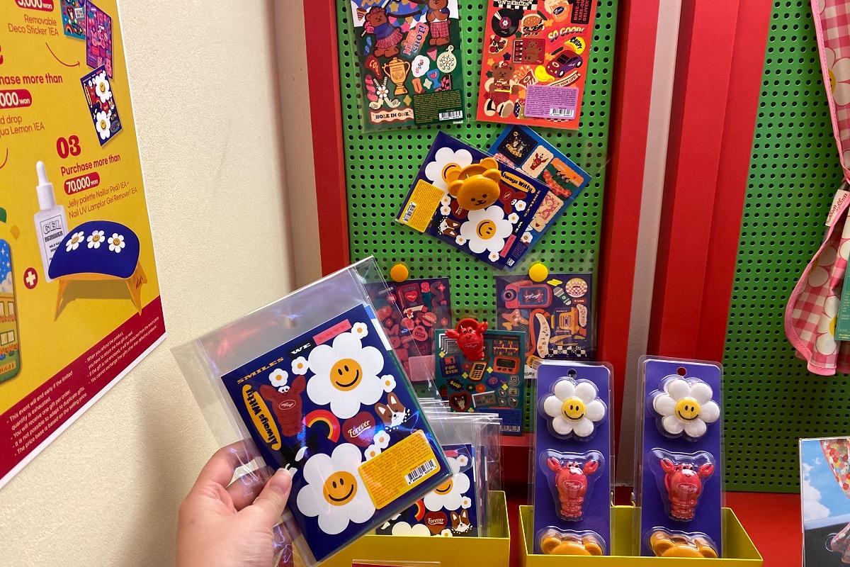 ウィグルウィグル、ウィグルウィグル島山店、韓国雑貨、韓国旅行、渡韓、ソウル旅行、韓国小物、韓国お土産、K-POPアイドル、LE SSERAFIM、ルセラフィム、フォトゾーン、写真スポット