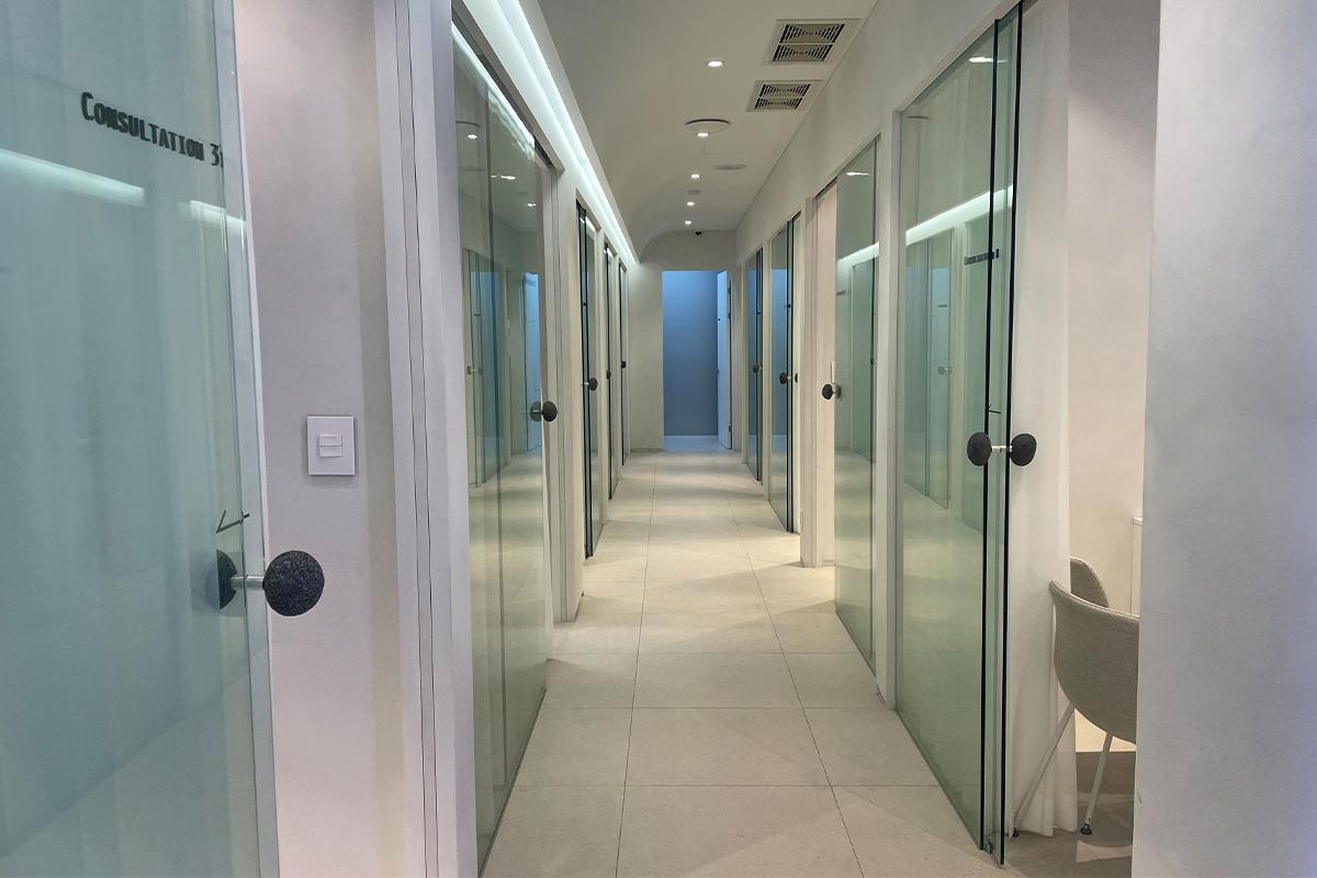 Private consultation room at Onlif Clinic for detailed treatment discussions