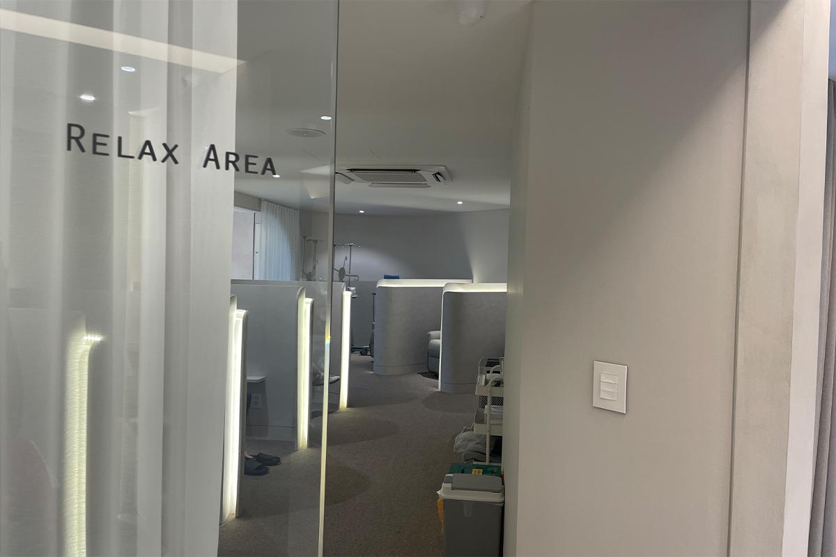 Premium treatment room setup at Onlif Clinic