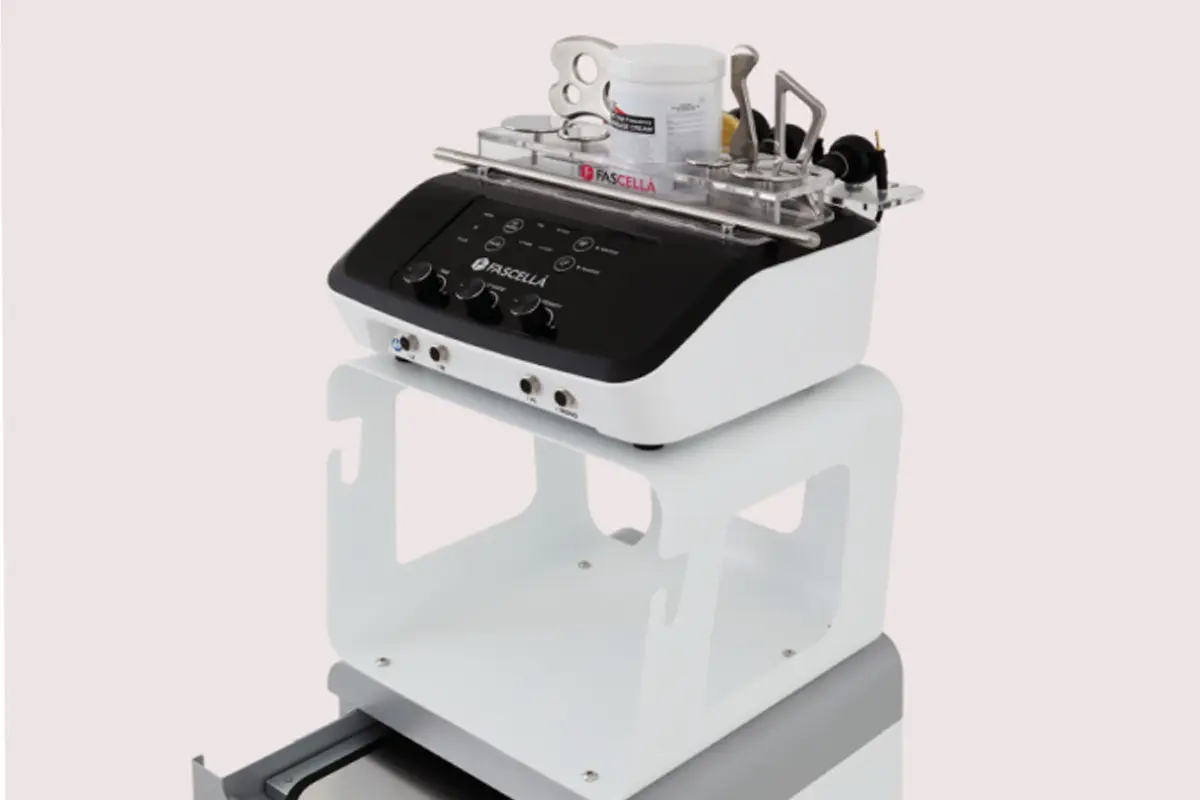 Genesis雷射、絲絨膠原蛋白麵膜、水飛梭療程的展示圖，展示清潔毛孔和促進膠原蛋白增生的過程。