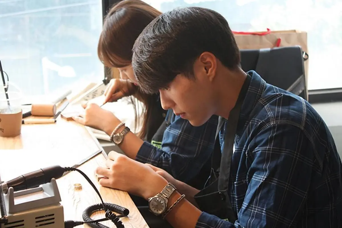 弘大 戒指大學 情侶