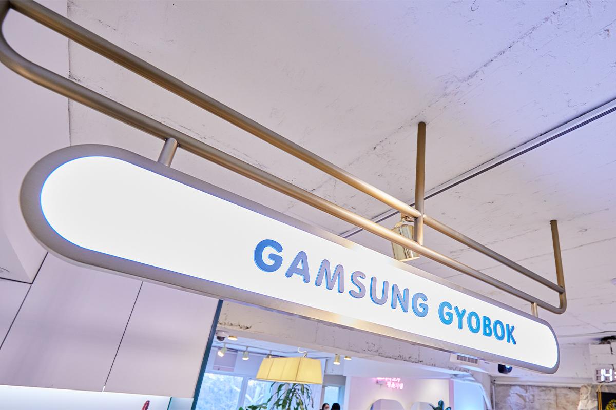 韓國感性校服制服店內部裝潢展示