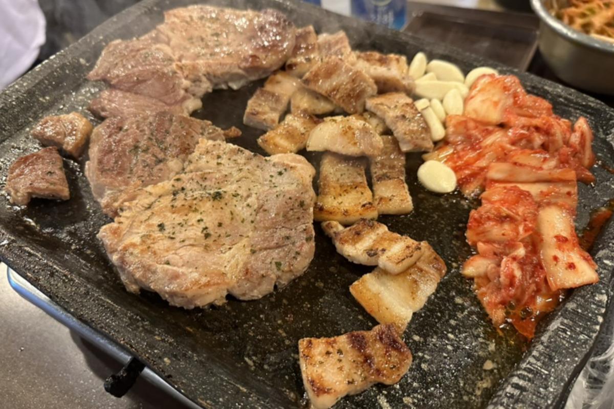 韓国料理 韓国旅行 サムギョプサル ソウル 江南 弘大 トンジョセ 麻浦クイマダン 東豆川ソットゥッコンサムギョプサル ソルレイムサムギョプサル 新村 麻浦 西橋洞 韓国焼肉