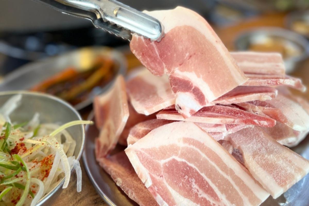 韓国料理 韓国旅行 サムギョプサル ソウル 江南 弘大 トンジョセ 麻浦クイマダン 東豆川ソットゥッコンサムギョプサル ソルレイムサムギョプサル 新村 麻浦 西橋洞 韓国焼肉