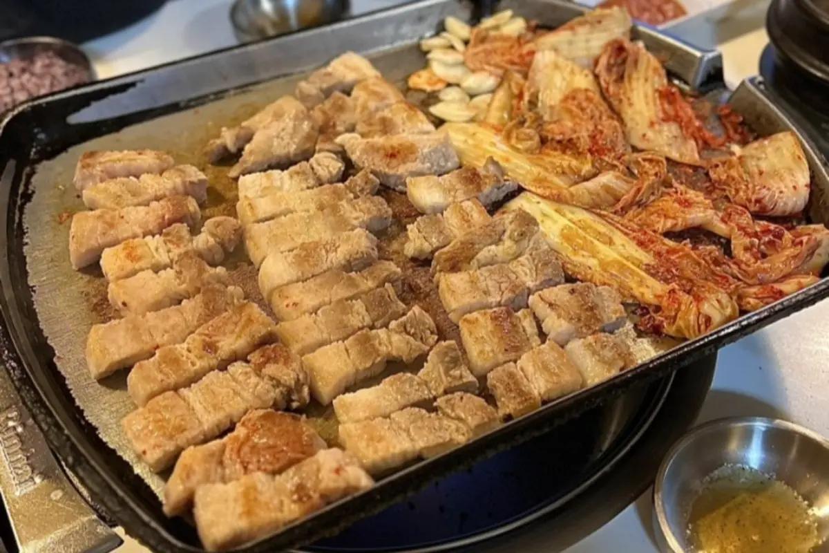韓国料理 韓国旅行 サムギョプサル ソウル 江南 弘大 トンジョセ 麻浦クイマダン 東豆川ソットゥッコンサムギョプサル ソルレイムサムギョプサル 新村 麻浦 西橋洞 韓国焼肉
