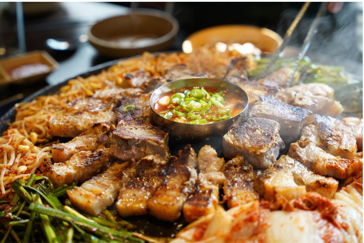 韓国料理 韓国旅行 サムギョプサル ソウル 江南 弘大 トンジョセ 麻浦クイマダン 東豆川ソットゥッコンサムギョプサル ソルレイムサムギョプサル 新村 麻浦 西橋洞 韓国焼肉