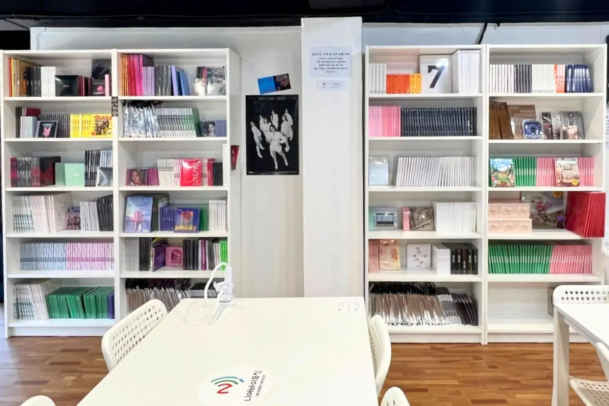Nearby Music , Địa chỉ mua album và goods của idol ở Seoul dành cho các fan Kpop