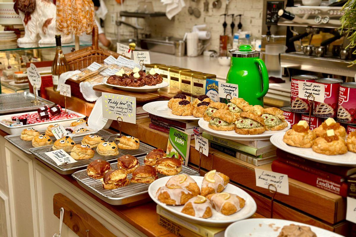 cafe highwaist ở ikseondong, seoul