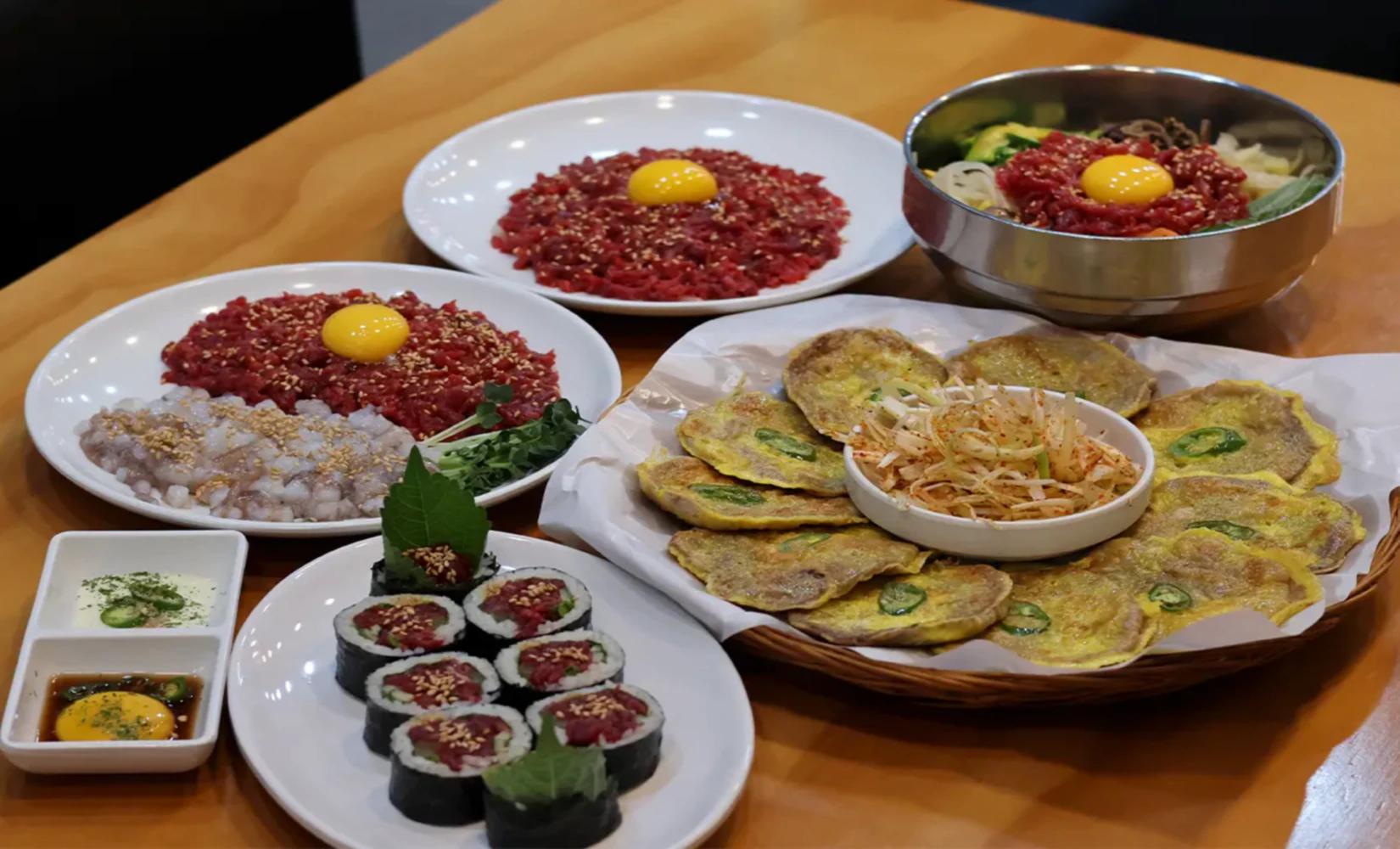 広蔵市場 グルメ店│パッカネユッケ