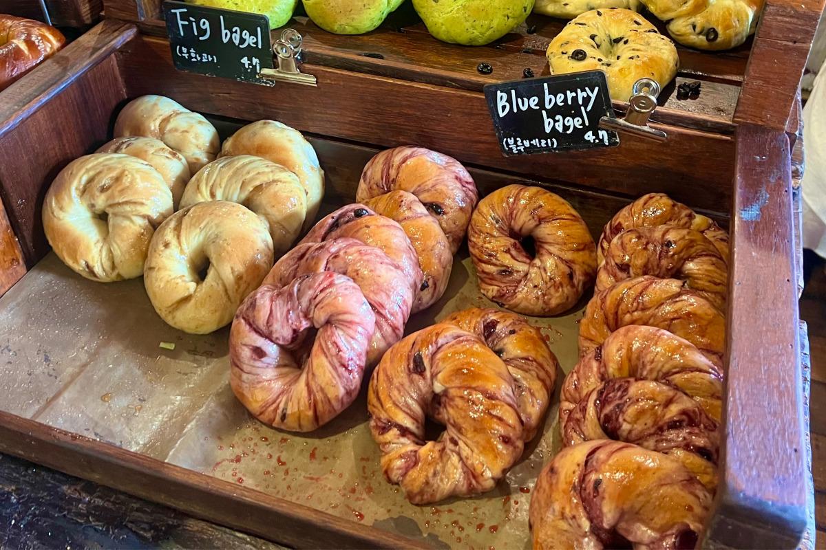 韓国旅行 ソウル 江南 江南グルメ 江南カフェ ロンドンベーグルミュージアム 韓国ベーグル 少女時代 IZ*ONE EXO WonderGirls