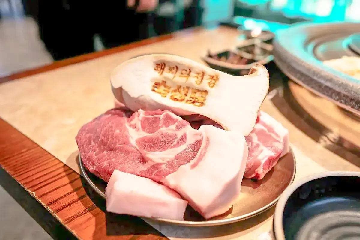 韓国旅行 済州島 熟成到 韓国焼肉 Creatripパッケージ優待券 EXO bts クムテジ食堂 覧盈豚