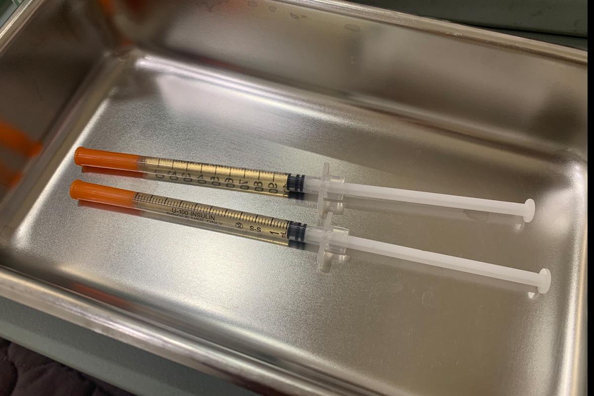 Quầy lễ tân tại Phòng khám Y học Hàn Quốc Lia, nơi chào đón khách hàng với dịch vụ chuyên nghiệp và thân thiện.