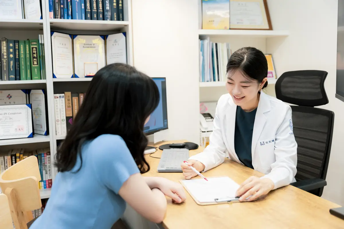 Nguyên liệu thảo mộc được lựa chọn kỹ lưỡng tại Phòng mạch Lia, đảm bảo chất lượng và hiệu quả trong từng liệu trình.