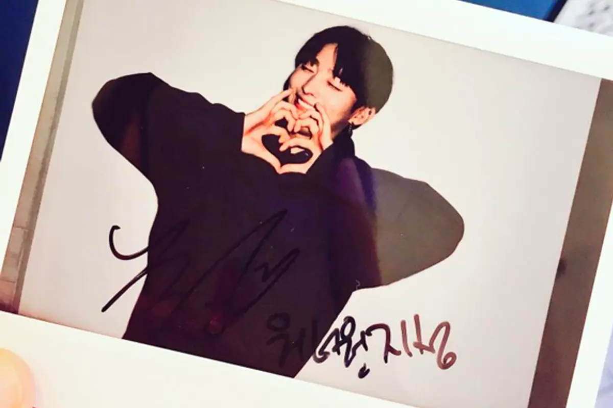 韓國影相心心pose教學 尹智聖