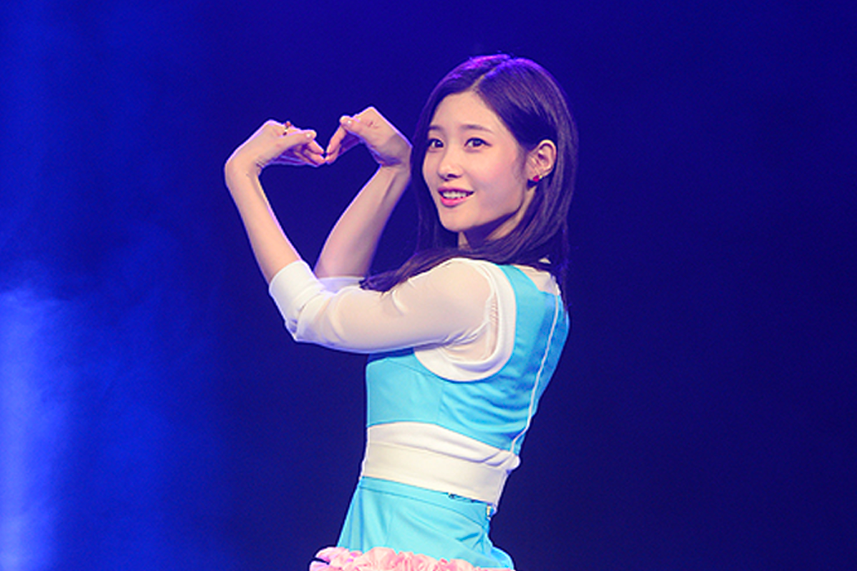 韓國影相心心pose教學 天鵝心心