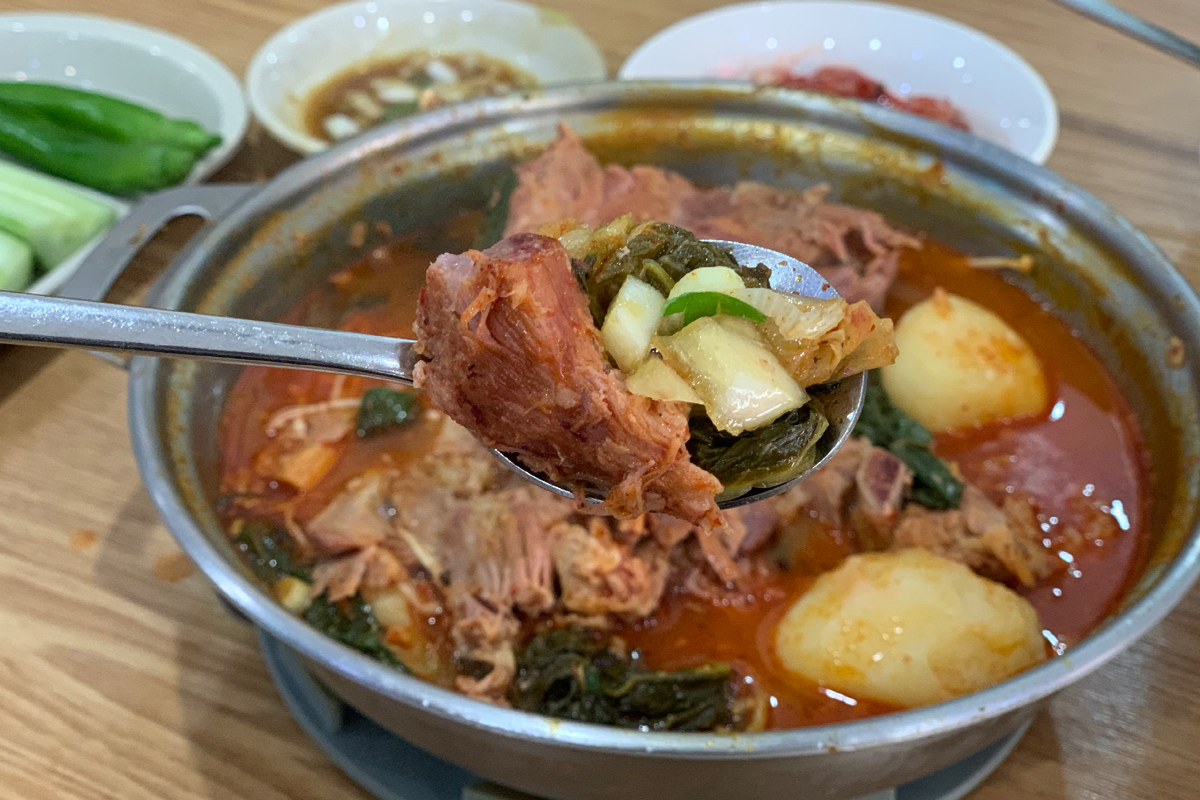 聖水洞 美食 傳說中的馬鈴薯排骨湯