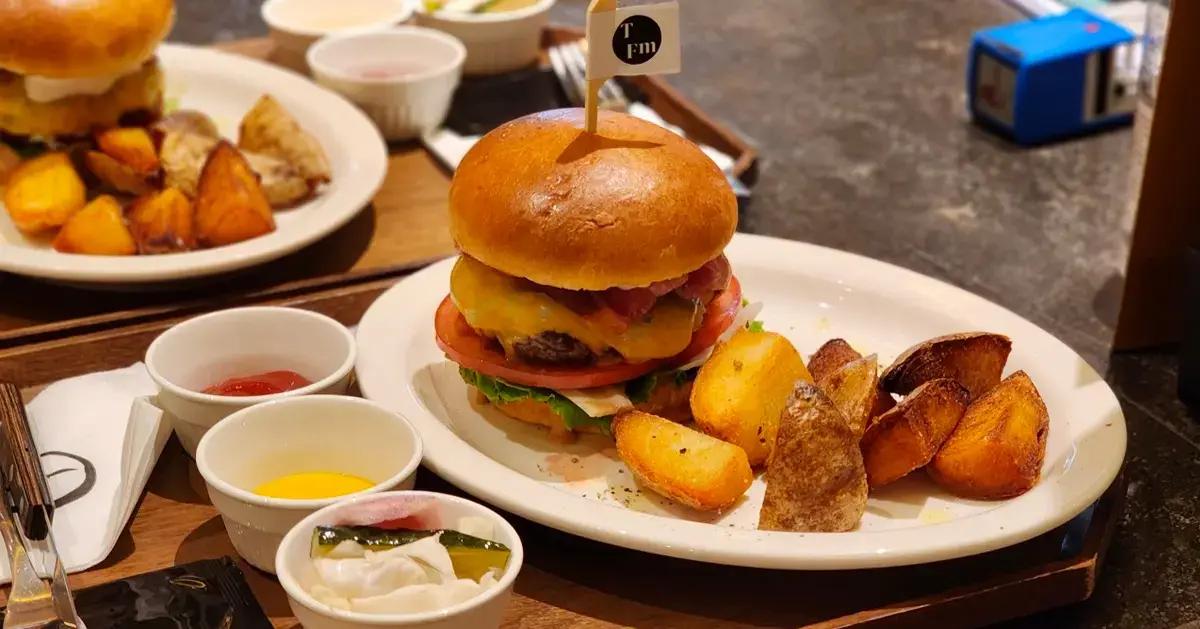 Daeboreum | Nhà hàng Busan Burger