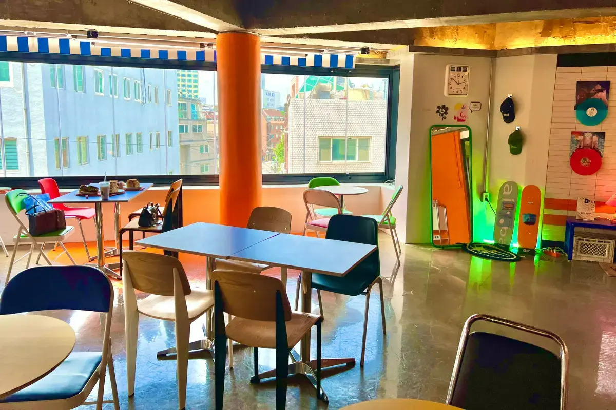 ソウル旅行、渡韓、解放村、ヘバンチョン、龍山、ヨンサン、龍理団キル、ヨンリダンキル、ソウルカフェ、人気スポット、Dotori、Sam Sam Sam、Teddy Beurre House、ルモンブラン、OEAT、ルーフトップカフェ、屋上テラス、グリークヨーグルト