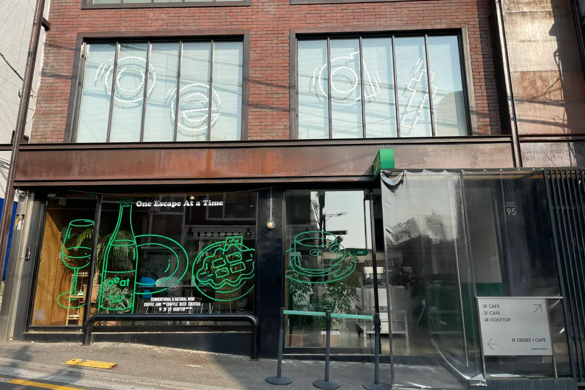 ソウル旅行、渡韓、解放村、ヘバンチョン、龍山、ヨンサン、龍理団キル、ヨンリダンキル、ソウルカフェ、人気スポット、Dotori、Sam Sam Sam、Teddy Beurre House、ルモンブラン、OEAT、ルーフトップカフェ、屋上テラス、グリークヨーグルト